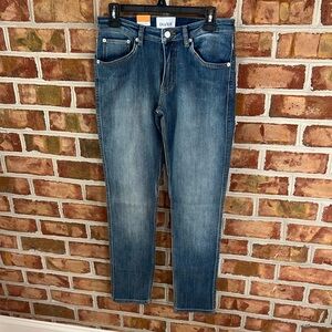 NWT DU/ER Classic Blue Straight Leg Jeans with Faded Look & Stretch Size 28 x 32